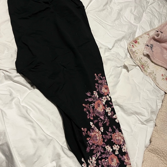 torrid Pants - Floral Black Leggings